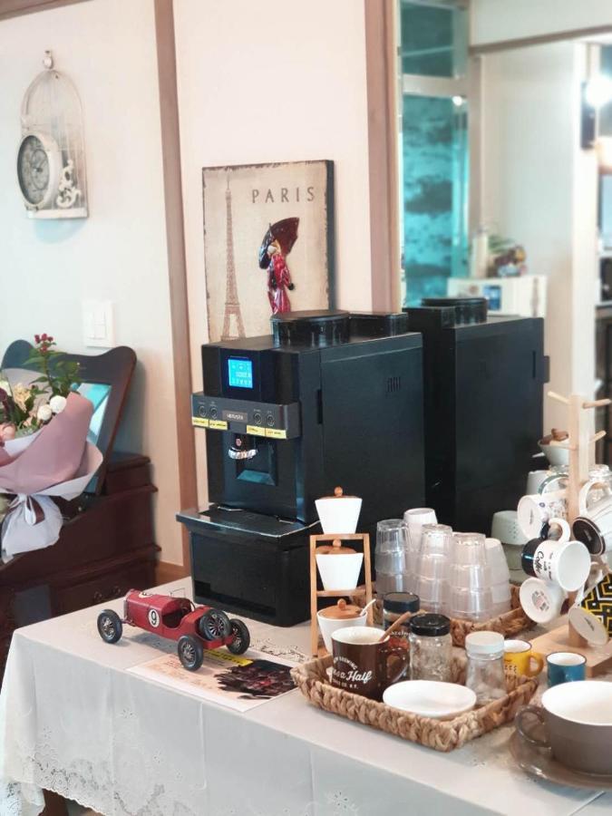 Hy Choi Hostel Сеогвипо Екстериор снимка