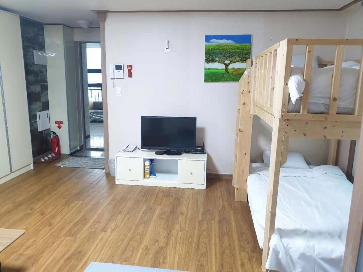 Hy Choi Hostel Сеогвипо Екстериор снимка