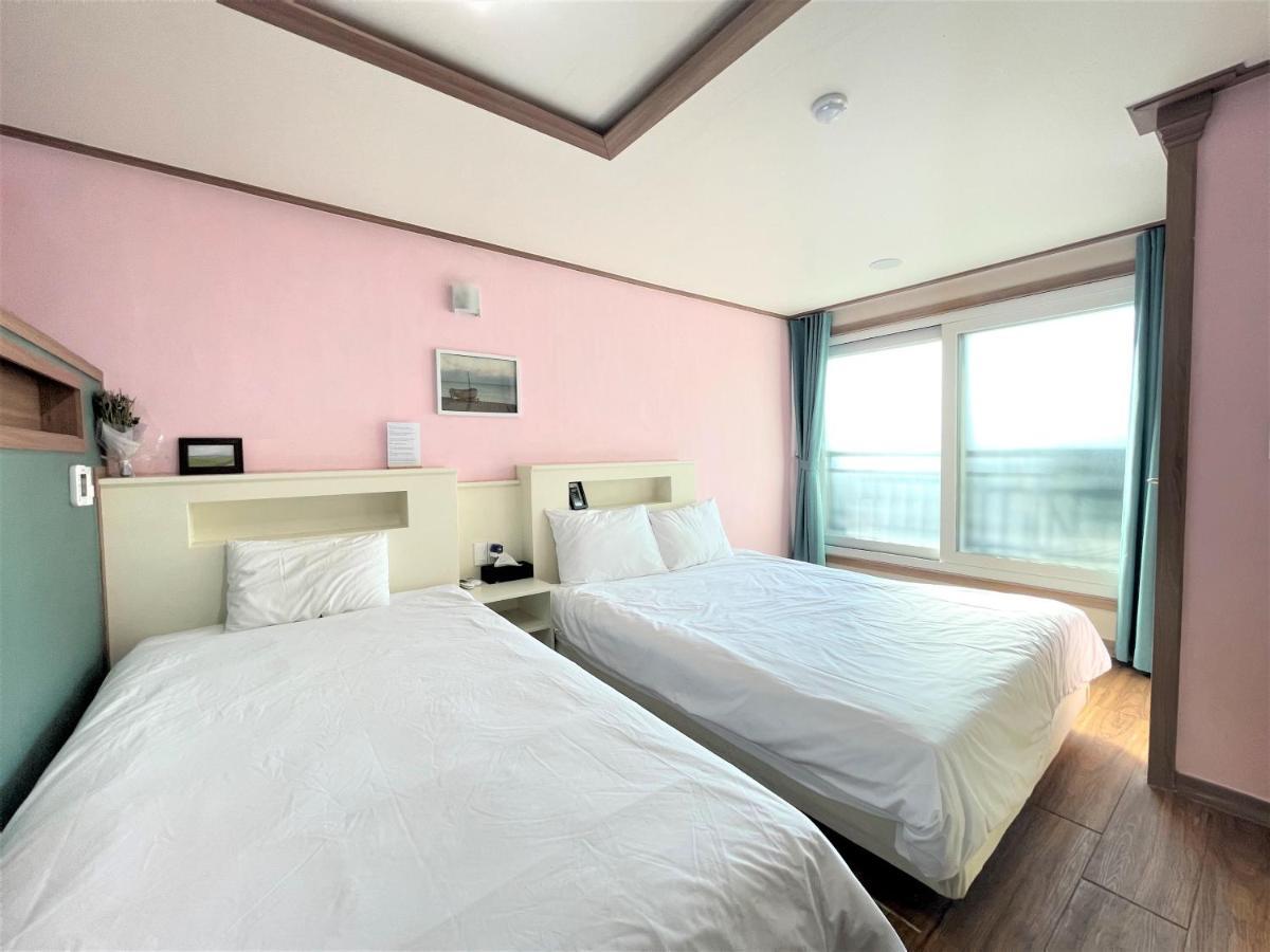 Hy Choi Hostel Сеогвипо Екстериор снимка