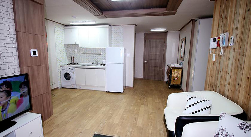 Hy Choi Hostel Сеогвипо Екстериор снимка
